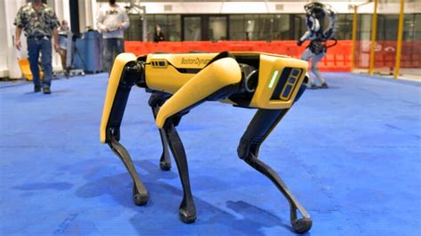 Boston Dynamics's humanoid robot Atlas mastered a parkour track. But ...