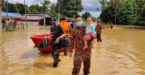 Mangsa banjir di Kemaman semakin meningkat | Harian Metro