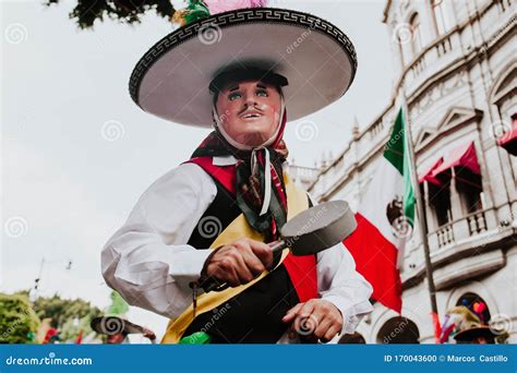 Mexican Carnival, Mexican Dancers with Bright Mexican Folk Costumes Editorial Image - Image of ...