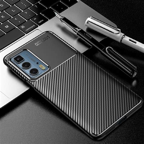 Flexi Slim Carbon Fibre Case for Motorola Edge 20 Pro (Black)