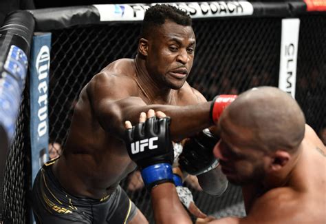 Francis Ngannou, Deiveson Figueirdo win title fights at UFC 270 | MMA UFC | Sports