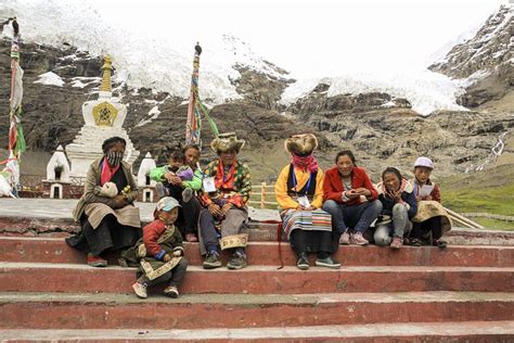 Tibetans: Population, Culture, Language and Traditions - Wonders of Tibet