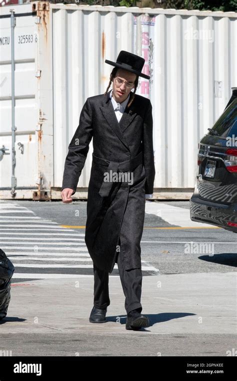 Orthodox Jewish Clothing Rules