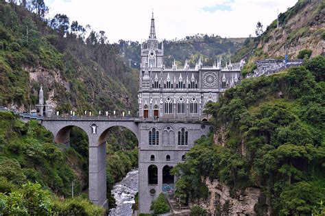 Crossing The Border: Ecuador-Colombia. - Backpackways.com