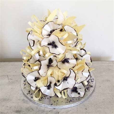 Trends: Dried fruit celebration cakes? | Easy Weddings