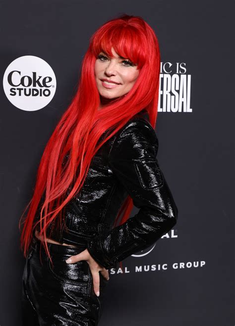 Shania Twain's Neon Red Hair Is the One Grammys Look You Can't Miss ...