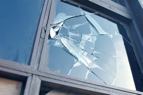 Common Reasons Windows Break | Murray Glass