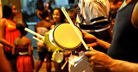 What Is Samba Music? With 8 Top Examples & History - Music Industry How To