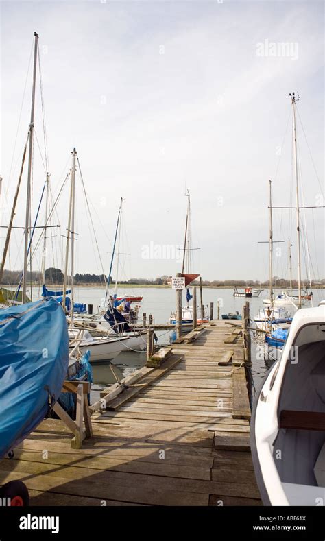 Boats at Dell Quay, Chichester Harbour, Sussex, England Stock Photo - Alamy