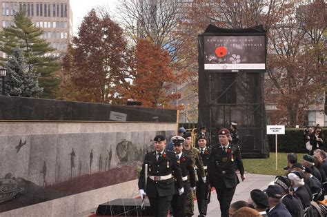 Flexible displays return for Remembrance Day ceremony - Sign Media Canada