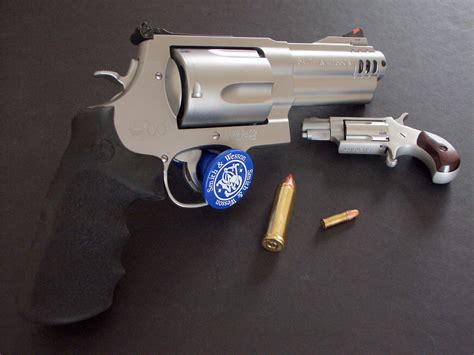 S&W 500 & NAA Mini | Smith & Wesson 500 Magnum & NAA Mini .2… | Stephen Z | Flickr