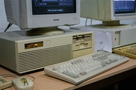 Exhibition of Old Desktop Computers in Technology Museum Editorial Stock Photo - Image of room ...