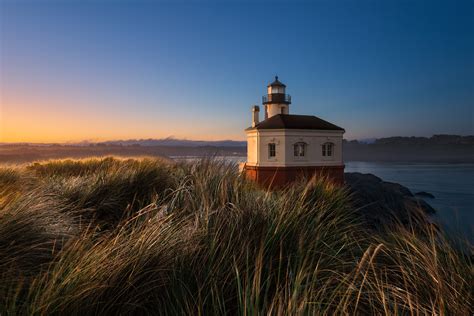 Coquille River Lighthouse, Oregon | JuzaPhoto