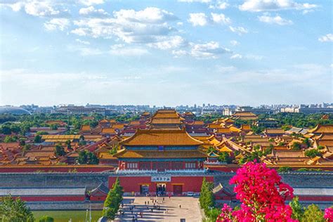 Top 1️⃣2️⃣ Beijing Attractions You Can't Miss 🏛️🍜