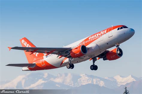 easyJet signs agreement with Air Berlin