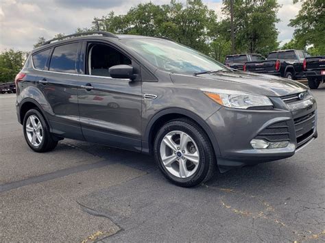 Pre-Owned 2016 Ford Escape SE FWD SUVs