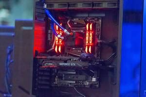 HP OMEN X Gaming PC with unusual design - Creative Commons Bilder