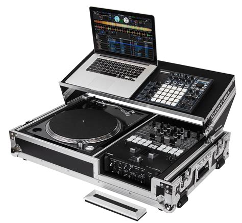 Odyssey FZGS1BM10W - 10" Format DJ Mixer & 1 Turntable In Battle ...