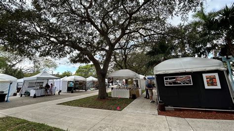 7th Annual Holiday Arts Festival takes place in West Palm Beach