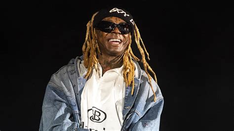 Lil Wayne Throws High School Reunion Party With Old Classmates | HipHopDX