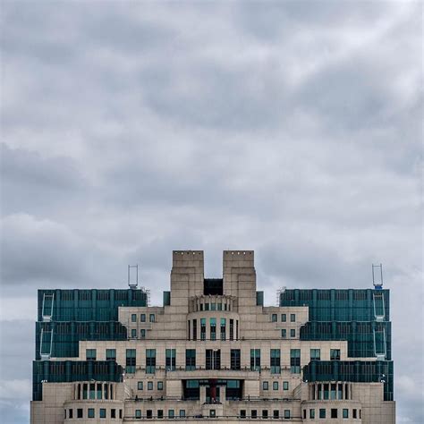 The SIS MI6 building next to Vauxhall Bridge | Building, Vauxhall, Structures