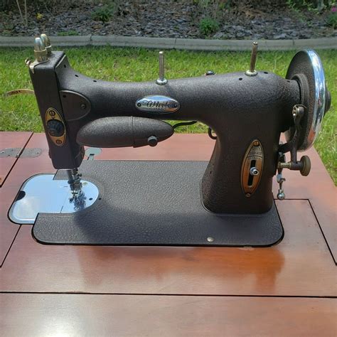 Vintage White Rotary Sewing Machine Model 41 - Machines