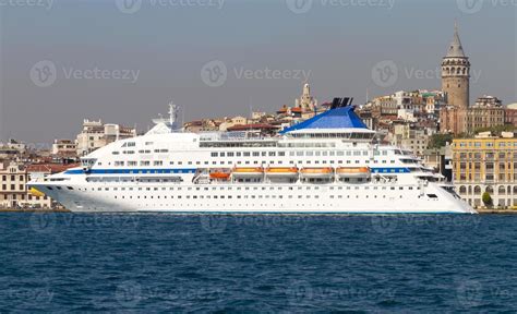 A Cruise in Istanbul 11149839 Stock Photo at Vecteezy