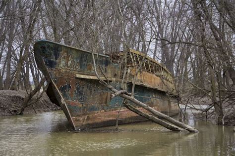 Abandoned Ships, Abandoned Buildings, Abandoned Places, Abandoned Vehicles, Abandoned Castles ...