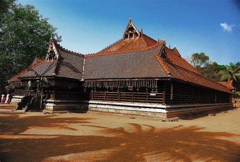 Spectacular Koothambalam temple theater of Kerala - Navrang India