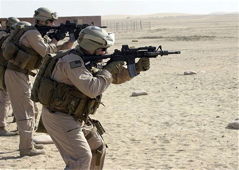 Marine Force Recon - Firing M4s