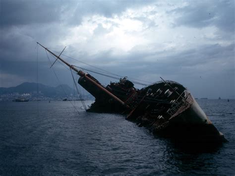 QE1-Hong Kong Harbour 1972 | RMS Queen Elizabth in Hong Kong… | Flickr
