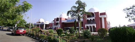 File:Baroda vadodara airport.jpg - Wikimedia Commons