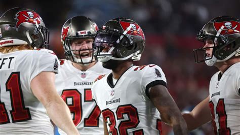 Buccaneers still in the playoff hunt with Week 13 win