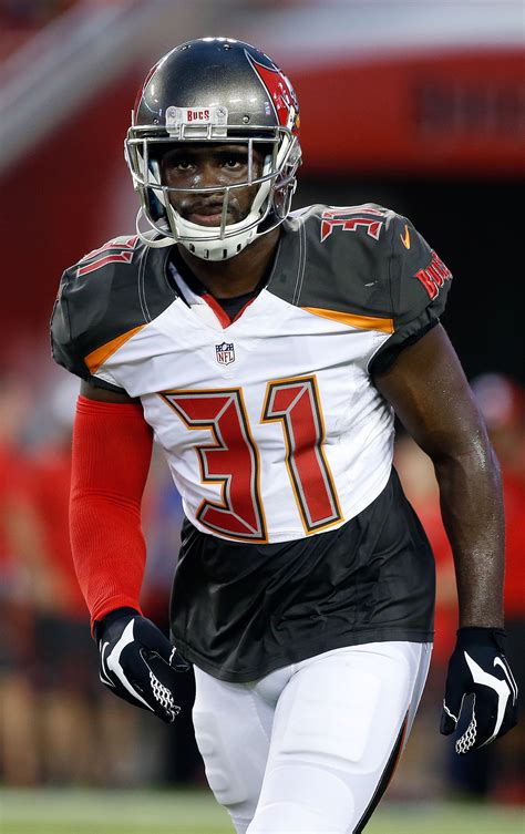 Buccaneers To Waive Major Wright