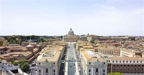 Vatican Museums Private Tour with Local Guide | musement