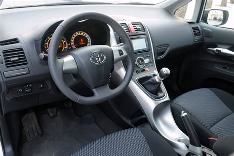 TOYOTA AURIS - toyota-auris_interior_0.jpg