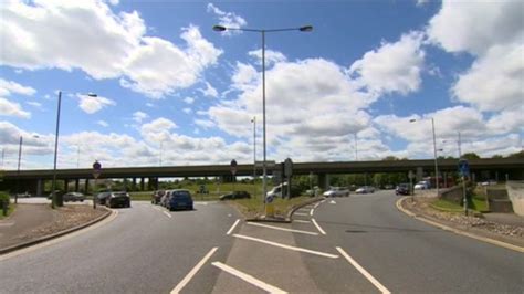 Man dies after M25 Swanley interchange crash - BBC News