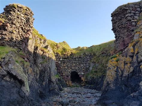 Turnberry Castle (likely) birthplace of Robert the Bruce | Historical ...