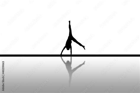 silhouette of gymnast doing cartwheel on floor Stock-Illustration | Adobe Stock