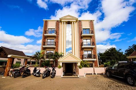 LE ROYAL PALACE - Updated 2024 Hotel Reviews (Antsirabe, Madagascar)