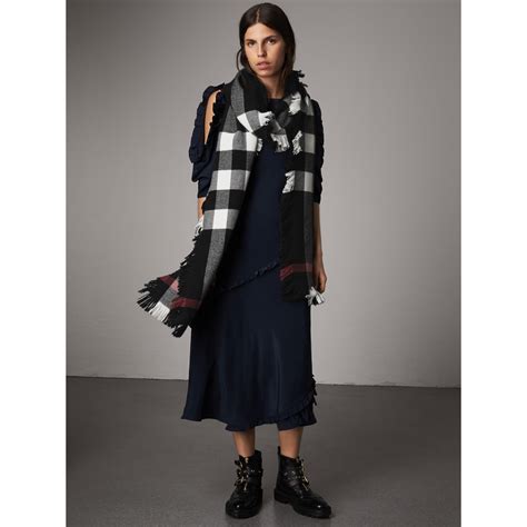 Fringed Check Wool Scarf in Black | Burberry Canada