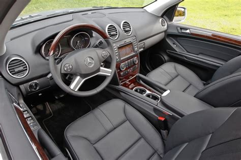 2010 Mercedes-Benz M-Class Pictures - 239 Photos | Edmunds