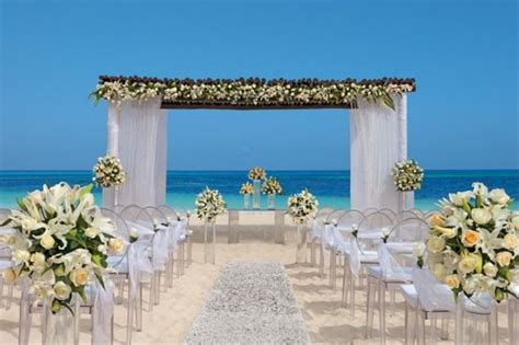 Tips para decorar la ceremonia de boda en playa - bodas.com.mx