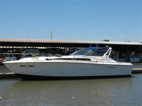 1988 Sea Ray 390 Express Cruiser Power Boat For Sale - www.yachtworld.com