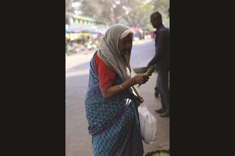 Flowers that bloom every morning in Madiwala market, Koramangala ...