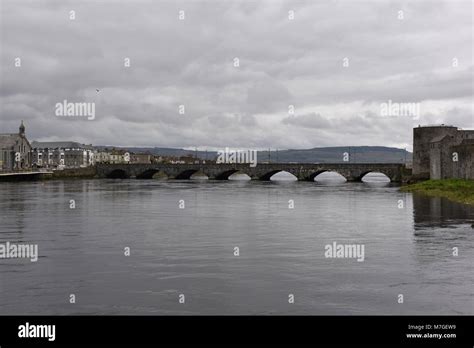 Limerick Ireland Shannon River Stock Photo - Alamy