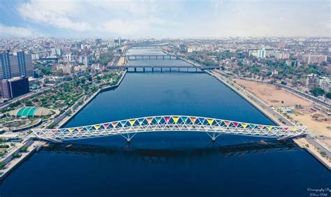 Pedestrian bridge, Sabarmati riverfront, Ahmedabad, Gujarat, India : r ...