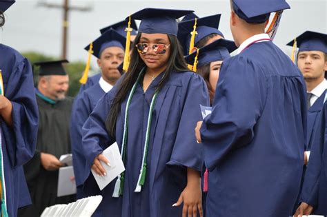 Graduation 2019: Seniors at Lakewood’s Mayfair High School celebrate commencement – Press Telegram