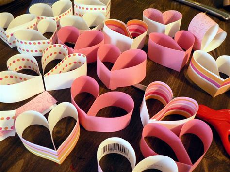 How to: Heart Paper Chain | Paper hearts, Valentines, Paper chains