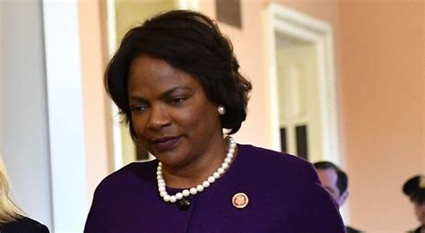 From police chief to VP? Inside Val Demings’ unlikely path | KOIN.com